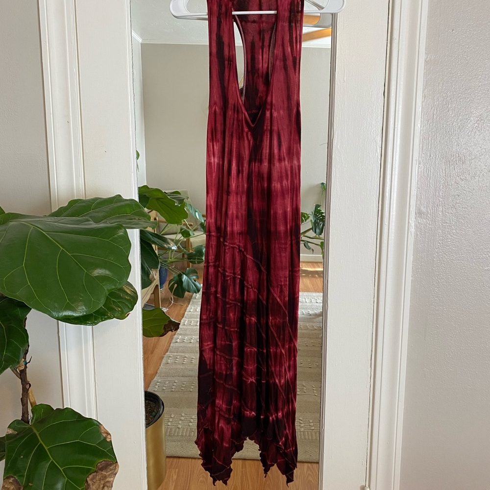 Cali Kind red tie dyed rayon jersey dress one size